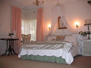 Self Catering Flat | Mary's Room | Bedroom (36M²)
